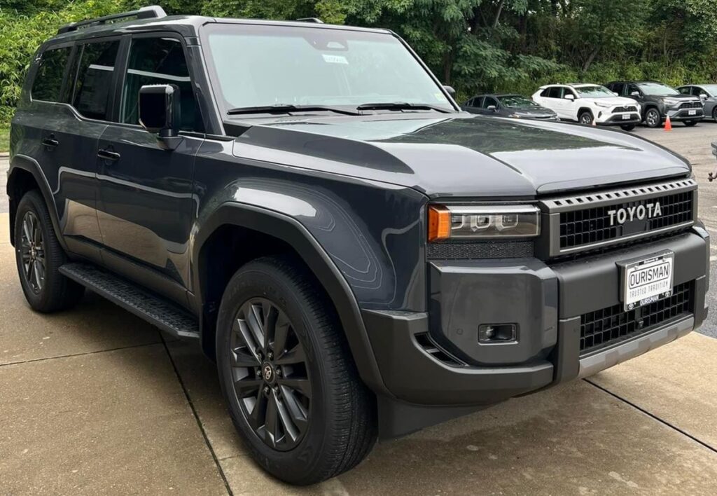 land cruiser rental uganda