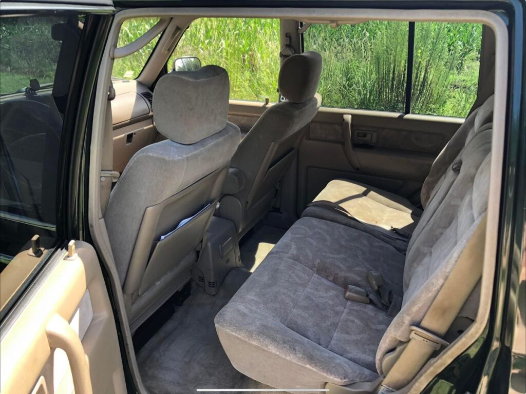 seating capacity of the land cruiser tx hire uganda