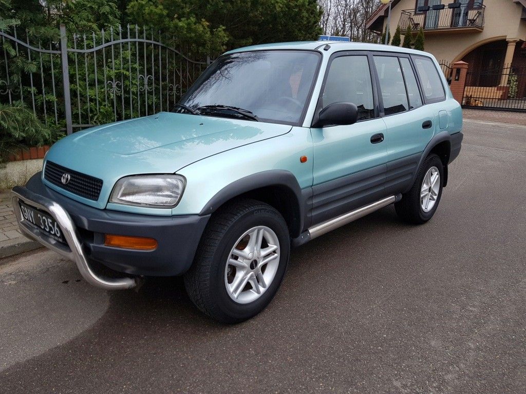 pmeet and meet toyota rav4 hire uganda