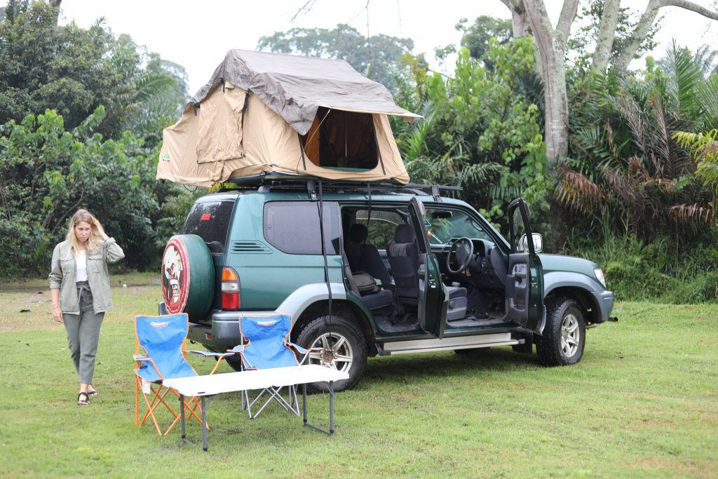Cheap Land Cruiser Tx Rental Uganda with Rooftop Tent