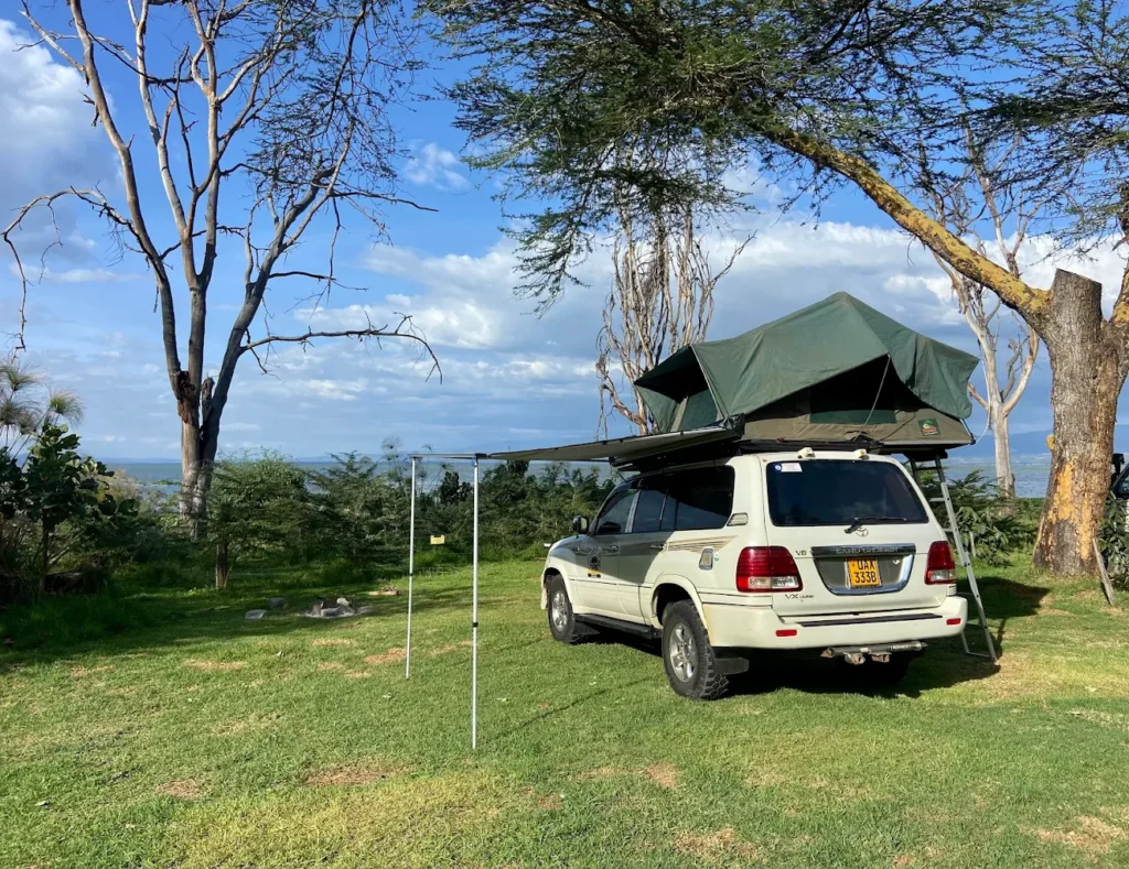 cheap land cruiser (V8/VX) for rent in uganda with rooftop tent