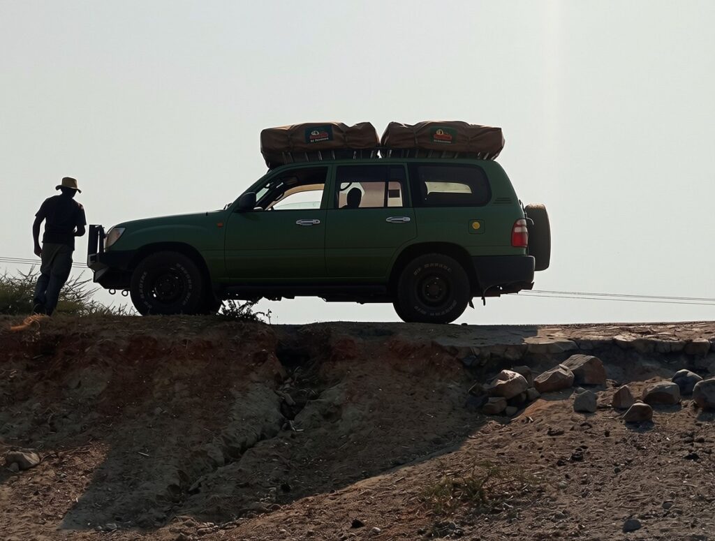 how to setup and pack down the rooftop tent