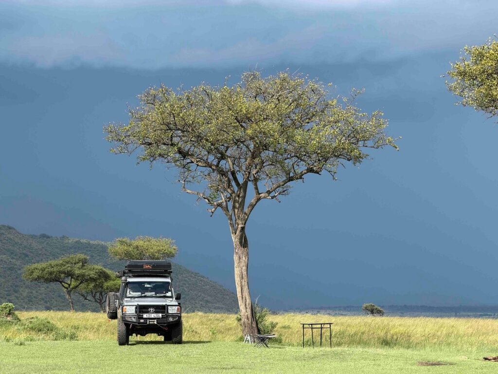 key specifications of the rooftop tent land Cruiser